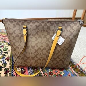 Coach City Tote Bag size large NWT